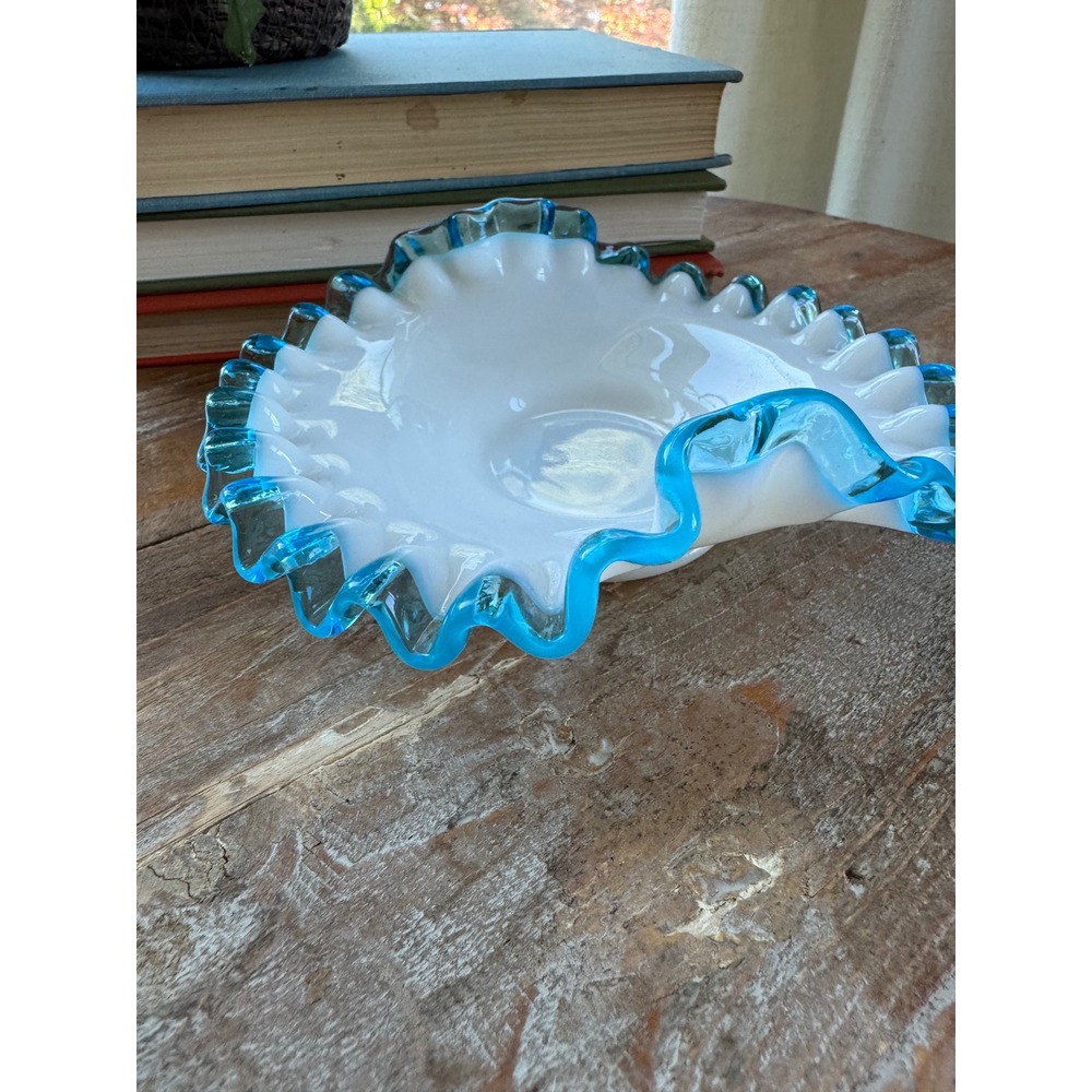 Vintage Fenton White Milk Glass Ruffled Bowl Turquoise Blue Crest 6 inch‎
